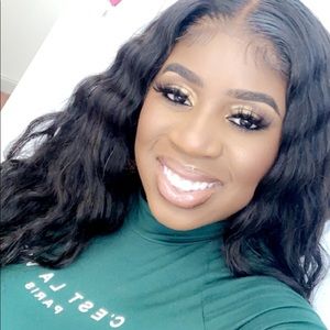 Meet your Posher, Moneshia
